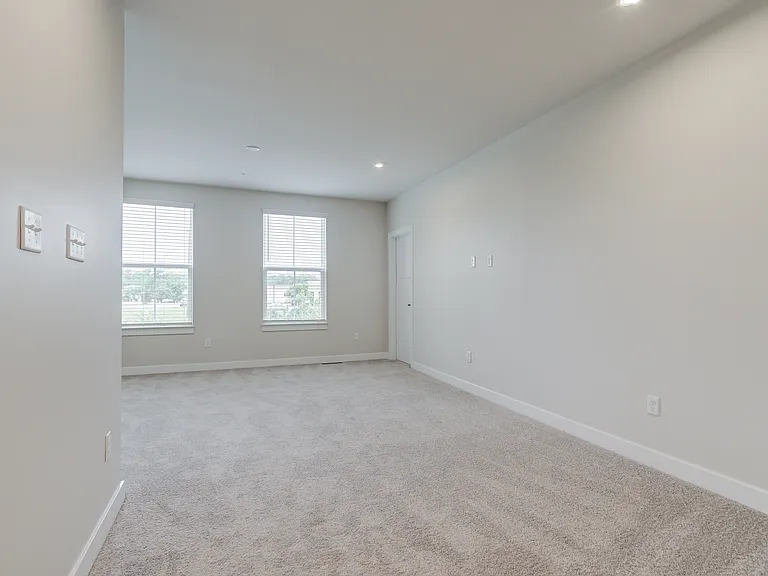 12129 Calgary Loop — Photo 29