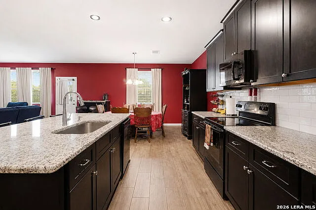 533 Sentry Valley St — Photo 5