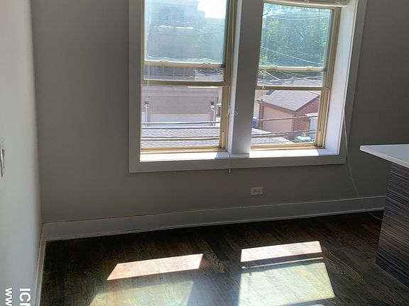 4th image of 3917 N Janssen Ave #2K