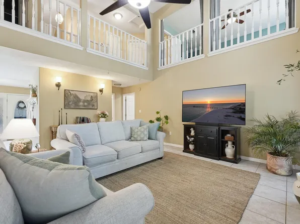 1000 Fay Dr, Mary Esther, FL 32569