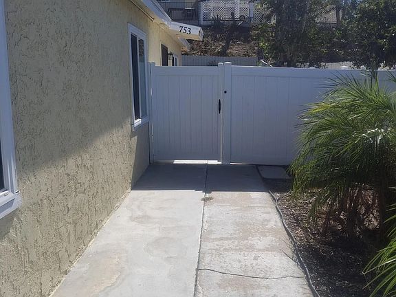 2nd image of 753 E Indian Rock Rd Rd