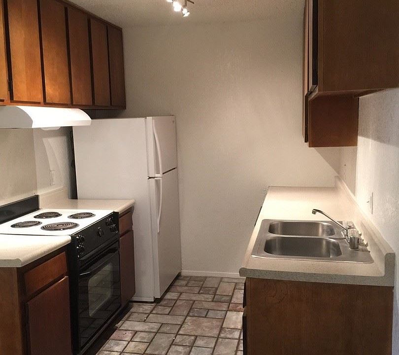 2nd image of 5401 4th St APT 206