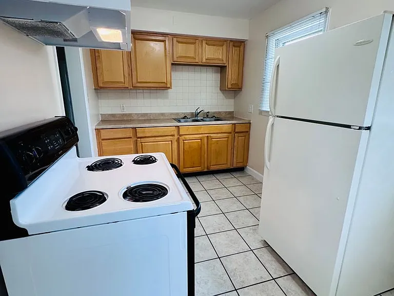 3003 Grand Ave — Photo 4
