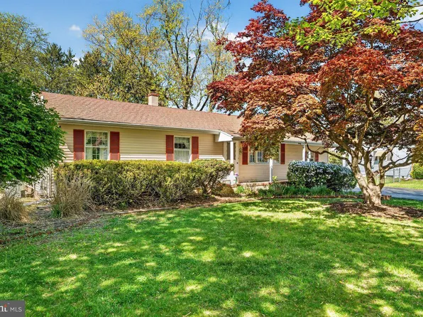 20 Wilmor Dr, East Windsor, NJ 08520