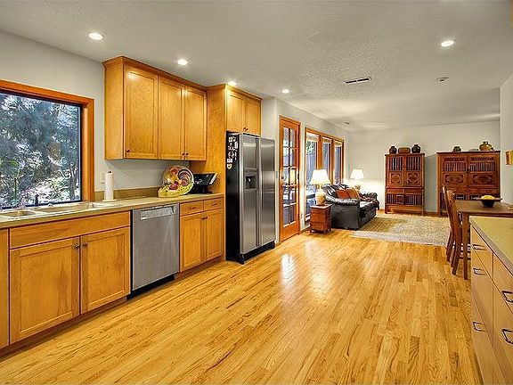4th image of 4068 171st Ave SE