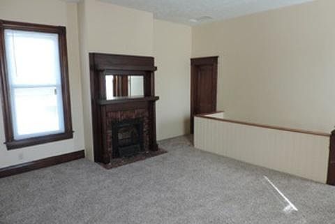 Living room; high ceilings