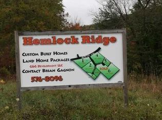 2 Cedar Ln, Wales, ME 04280