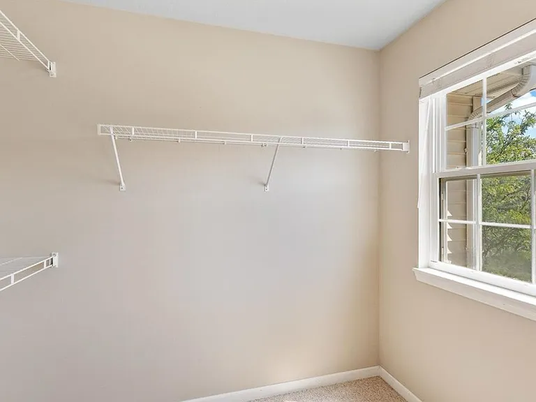 1593 Burr Dr — Photo 13