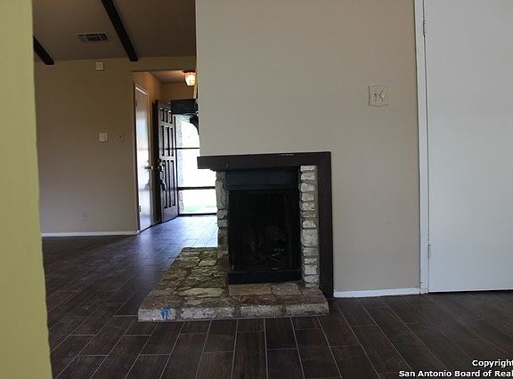 4th image of 3839 Briar Hollow St