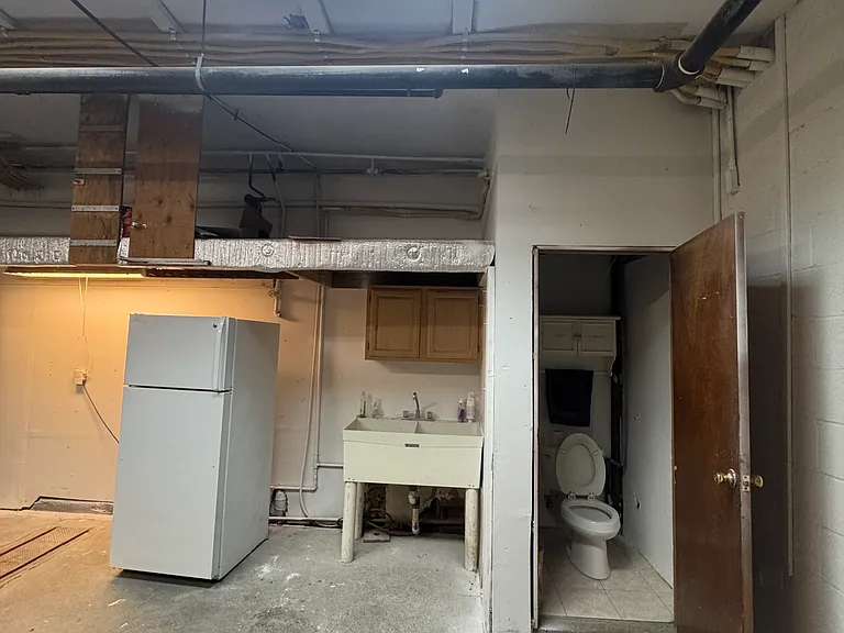 144 Valley St — Photo 6