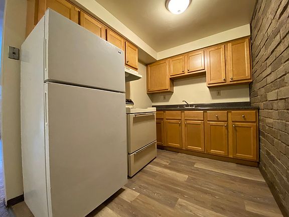 3rd image of 605 Kellywood Mnr #0