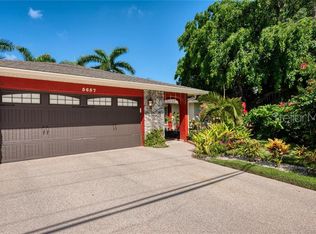 5657 America Dr, Sarasota, FL 34231