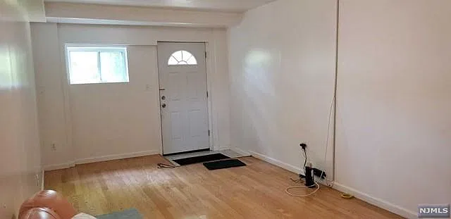 4 bed, 2107 sqft, $3,700 — Photo 4