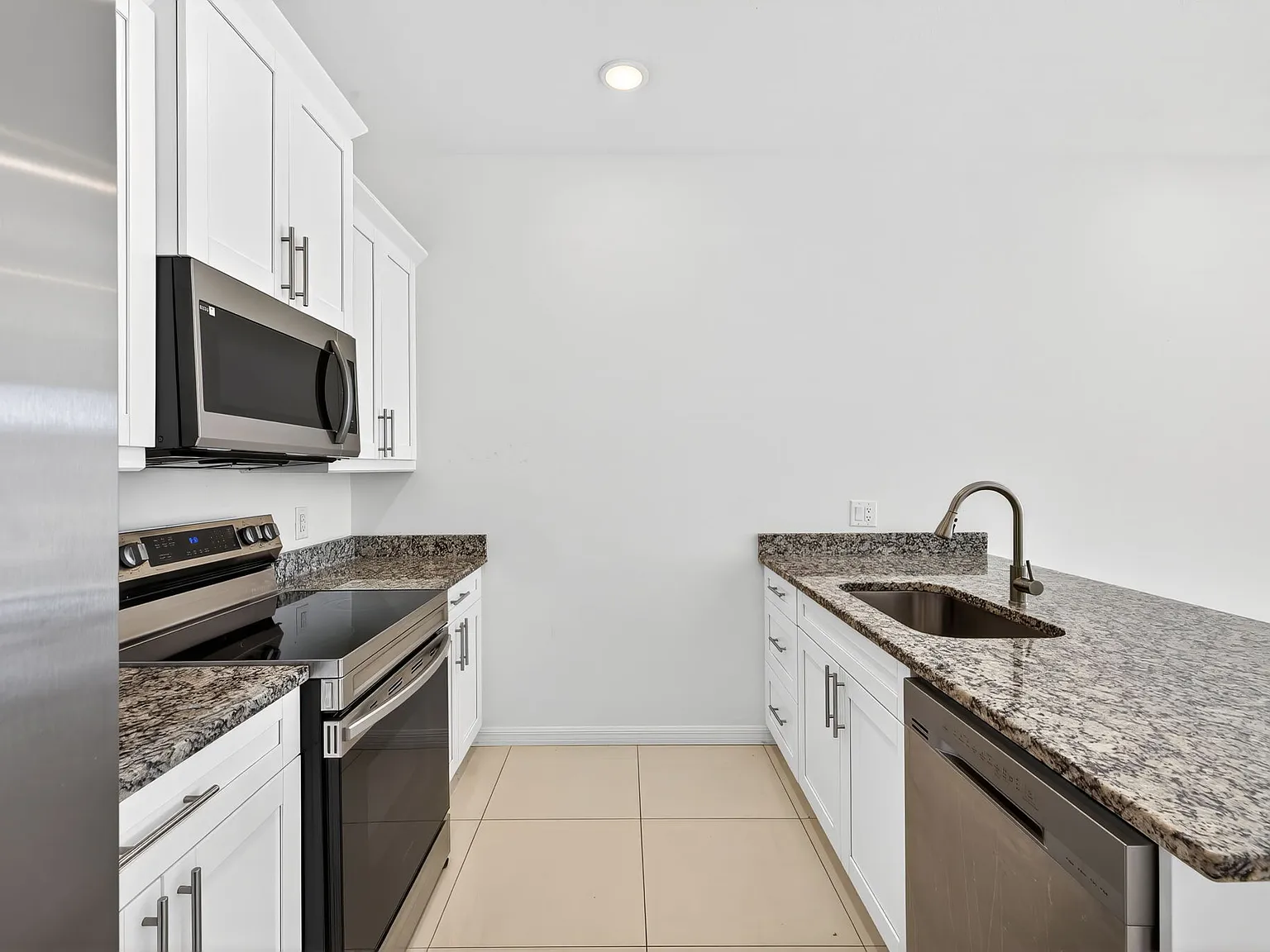 3 bed, 1200 sqft, $1,450 — Photo 4