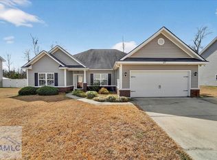 622 Red Oak Ln, Hinesville, GA 31313