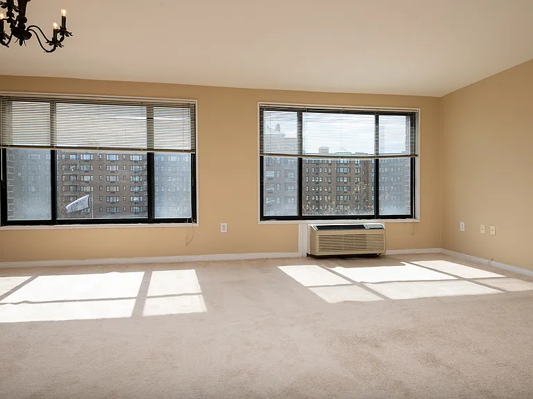 2501 Calvert St NW #604 — Photo 2