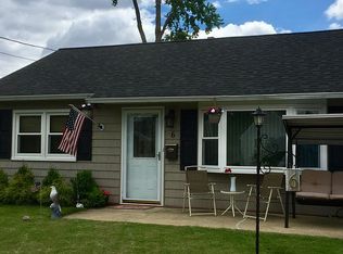 6 Rosewood Rd, Edison, NJ 08817