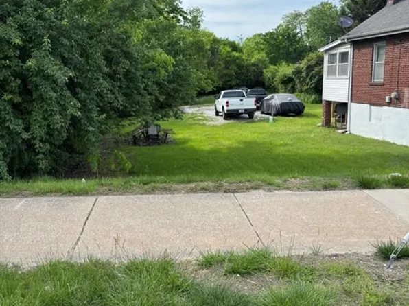 2137 Kienlen Ave, Saint Louis, MO 63121