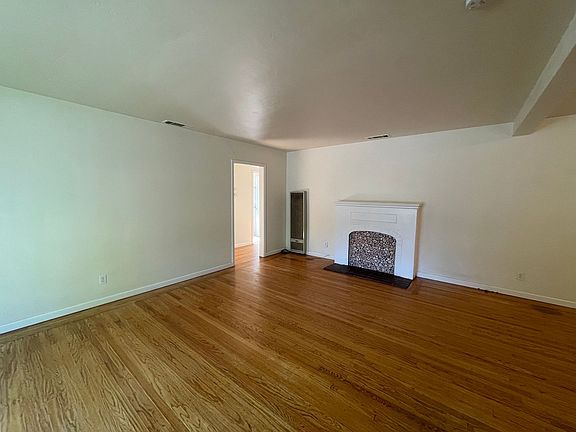 3rd image of 2344 23rd Ave