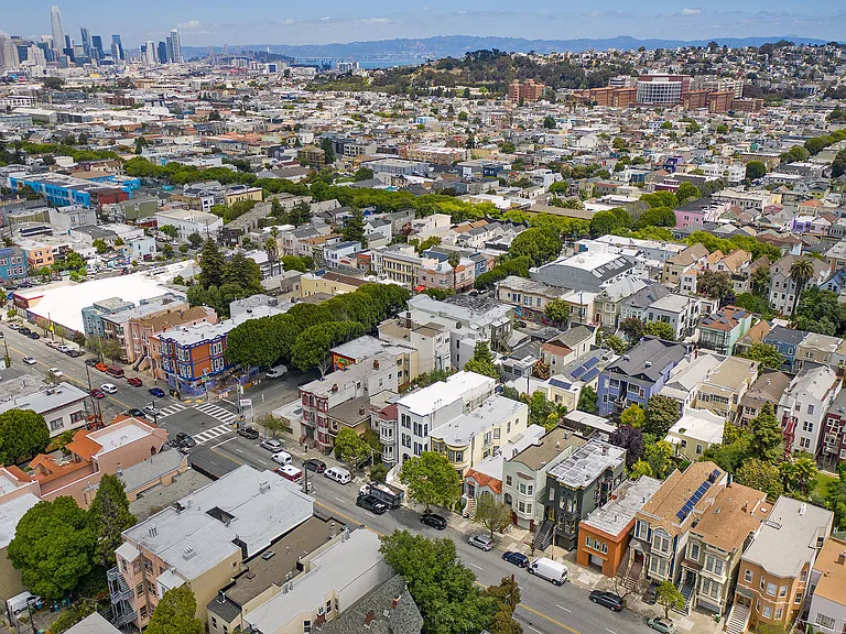 1329 S Van Ness Ave — Photo 45