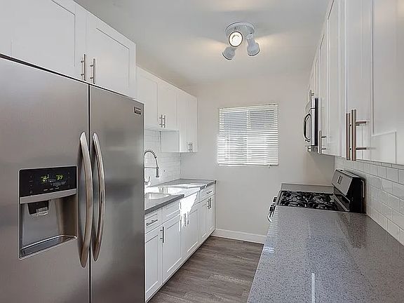 3rd image of 1942 S La Cienega Blvd Unit 8