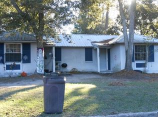 1706 Cherubusco St, Pascagoula, MS 39567