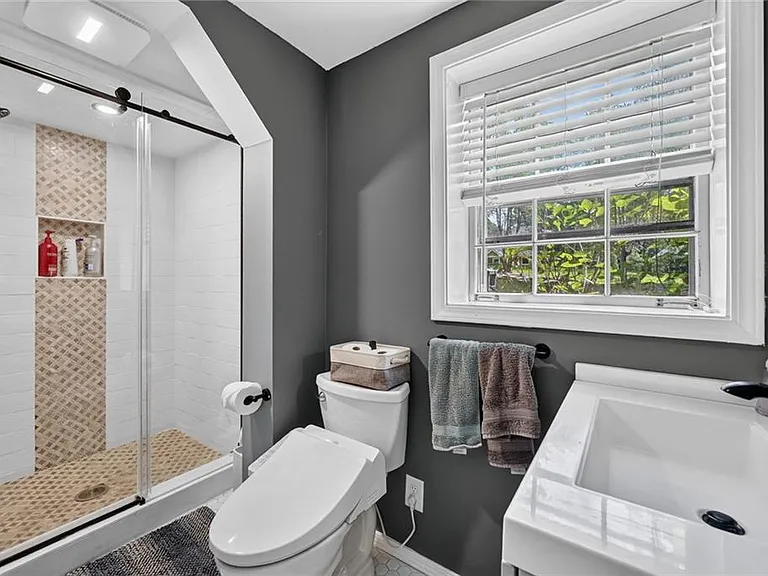 4100 Shawnee Ln NE — Photo 19