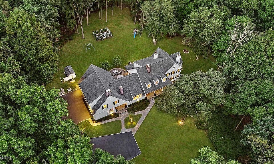 2nd image of 61 Sleepy Hollow Rd