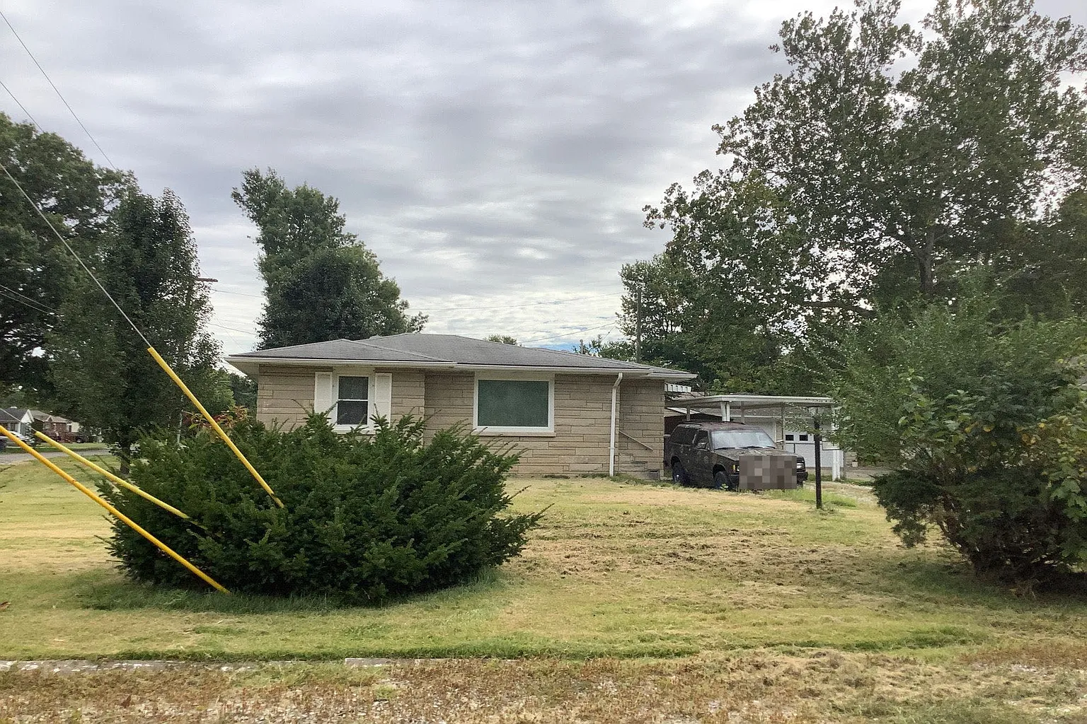 1900 Dianne Ave photo 1