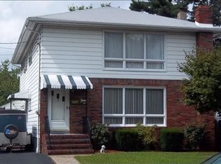 9 Sabo Ct, Elmwood Park, NJ 07407