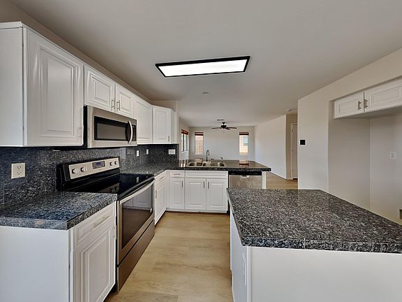 4th image of 38016 N KYLE Street