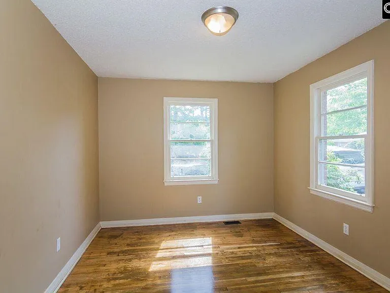 1011 S Kilbourne Rd — Photo 7