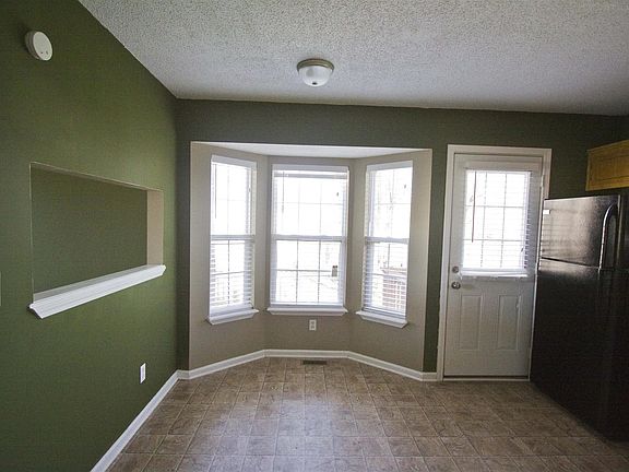 5th image of 1201 Carol Dr