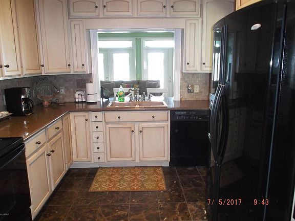 3rd image of 8425 E Parkway S