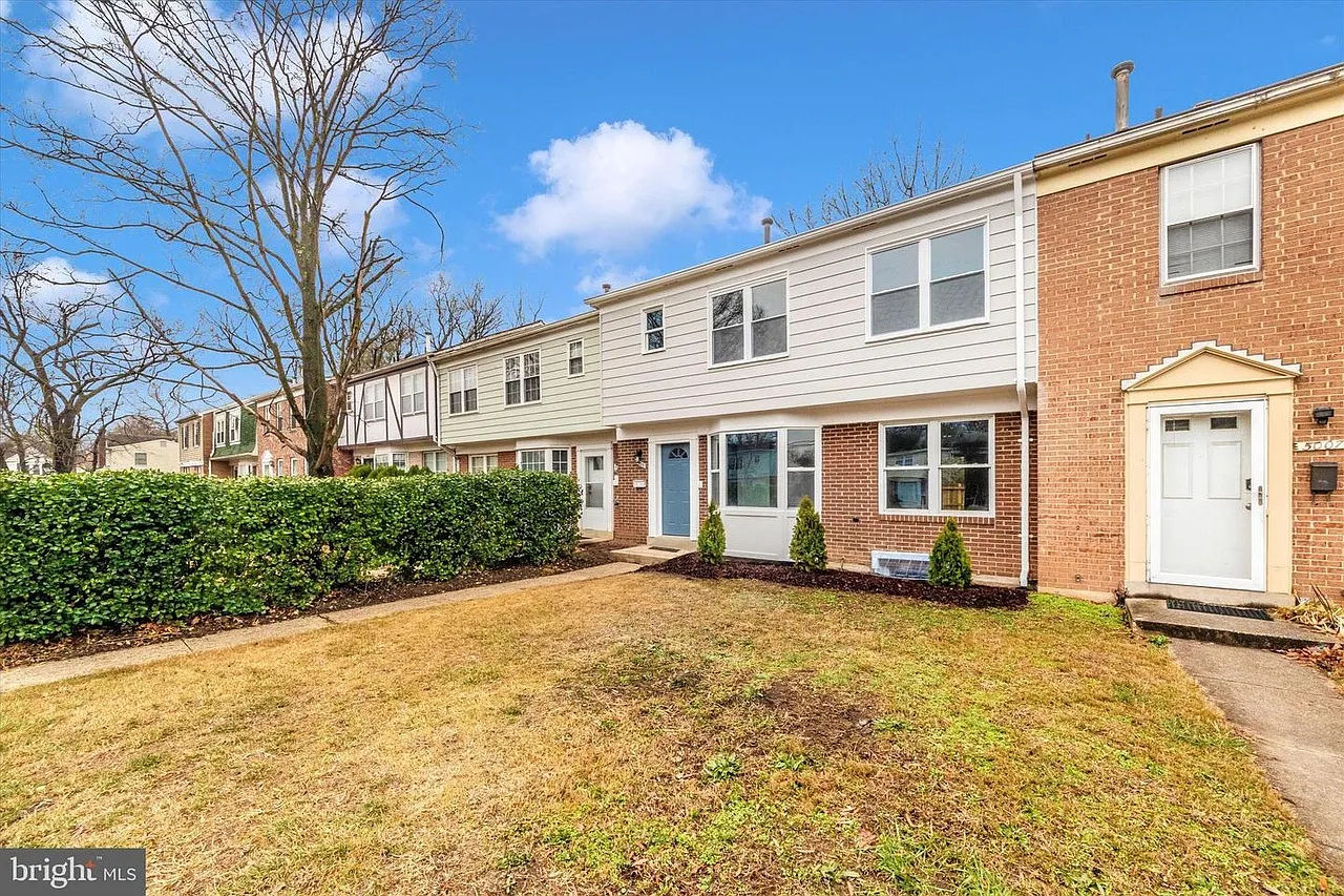 3 bed, 2.5 bath, 1300 sqft, $850 — Photo 1