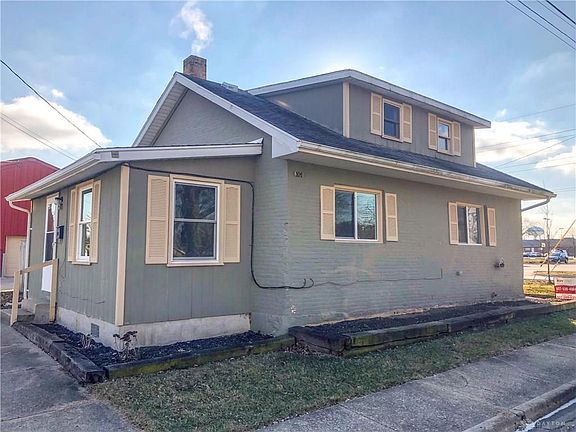 3rd image of 106 Jefferson St