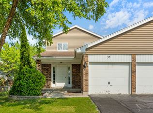 35 Terry Dr #D, Roselle, IL 60172