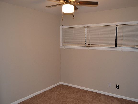 4th image of 2702 University Ave