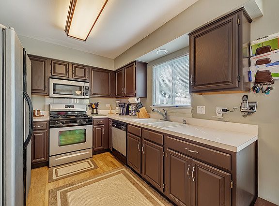 5th image of 1259 Lakewood Cir