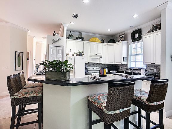 3rd image of 4068 Judith Ave #6