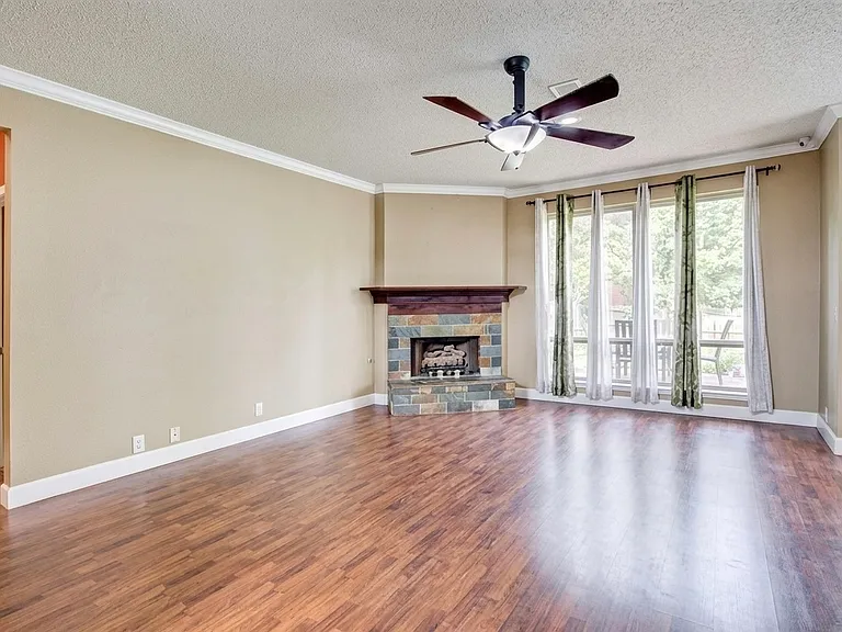 8016 Southern Pine Way — Photo 5