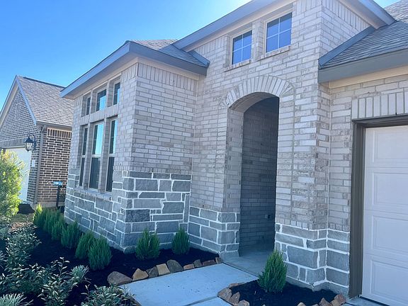 Inviting entrance to 3311 Old Ironwood Drive