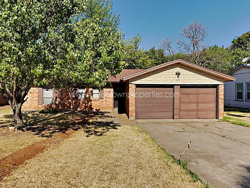 3 bed, 2.0 bath, 1151 sqft, $1,800 — Photo 1