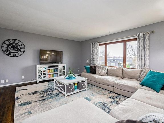 5th image of 2762 Evelyn Dr SW