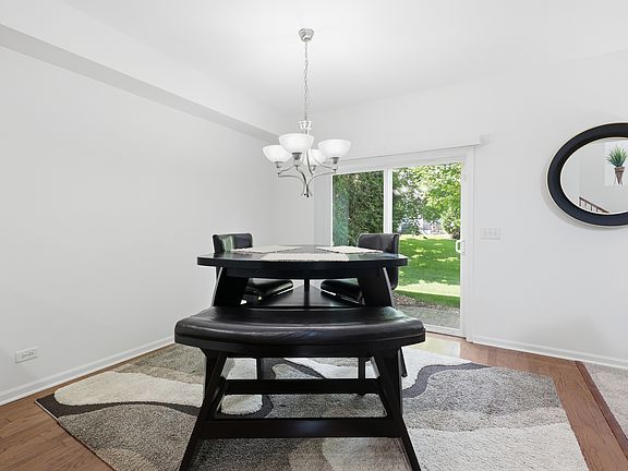 5th image of 10011 Cummings St