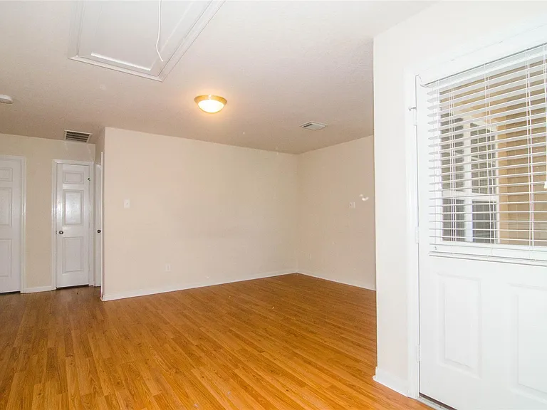 3939 Calgary Cir — Photo 12