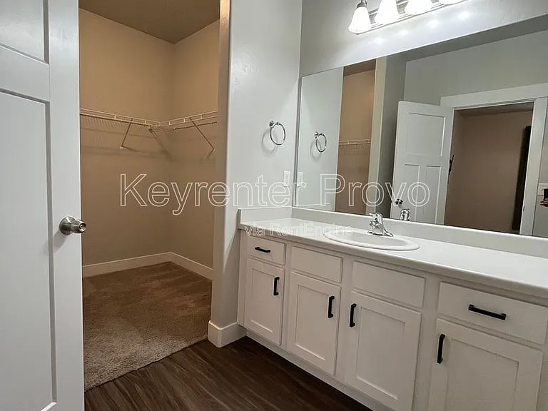 586 N 360 W — Photo 6