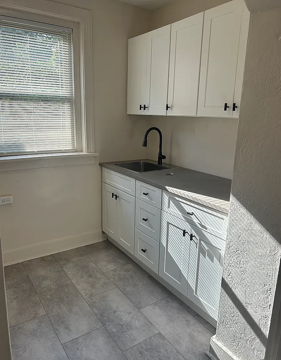 5649 Phillips Ave — Photo 4