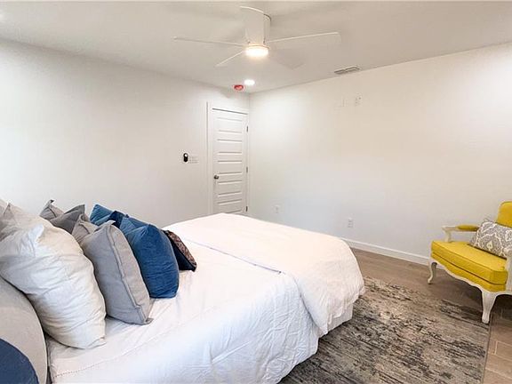 5th image of 2020 Camellia Ave