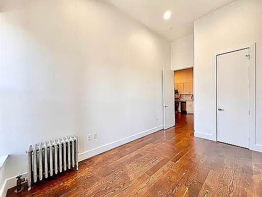 4th image of 675 Sterling Pl #2